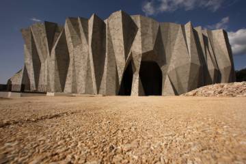 La-Caverne-du-Pont-d'Arc-@-Fabre-Speller-Architectes-Atelier-3A---F.-Neau---Scène---Sycpa---photo-Patrick-Aventurier-(3).jpg