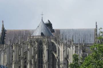 ok_BEAUVAIS cathédrale_01_Vue générale toitures Est.jpg