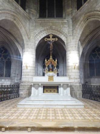 Christ en croix, attribué à François Girardon, église Saint-Rémy de Troyes, vue générale © Emilie Malassenet