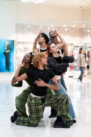 cinq danseurs intérieur