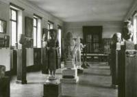 Vue des anciennes salles du musée Guimet, art khmer, années 1930, MNAAG Paris, Distr. RMN-Grand Palais / image musée Guimet