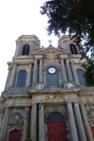 Massif occidental de la cathédrale de Langres au niveau des portails