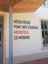 Énumération des services disponibles : médiathèque - point info tourisme - microfolie et coworking.jpg