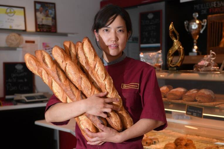 BAGUETTE-PAIN-PATRIMOJNE-IMMATERIEL-UNESCO-PATRICK-HERTZOG-AFP.jpg