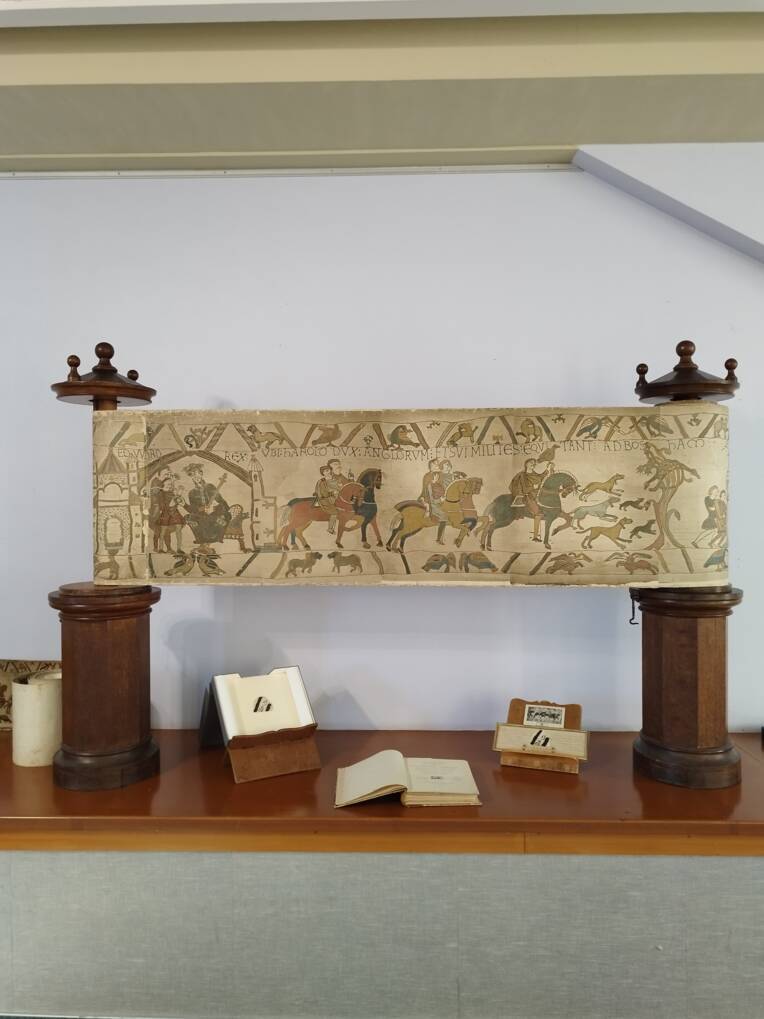 Tapisserie Bayeux - acquisition réplique victorienne coll. Charlie Watts - 2023 FG.jpg