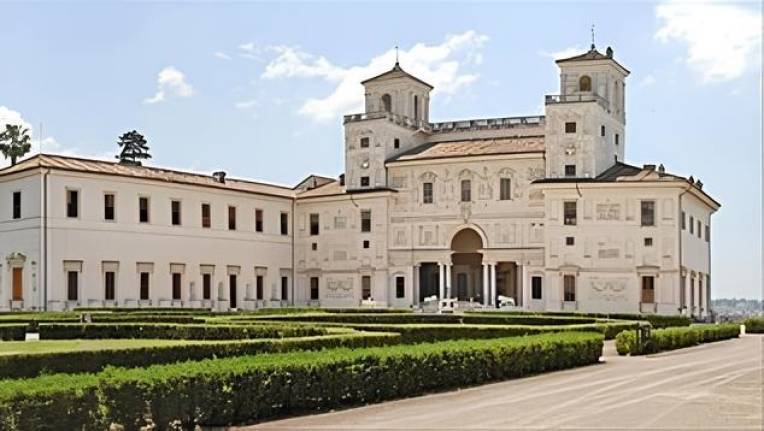 Villa_Medicis_Rome.jpg