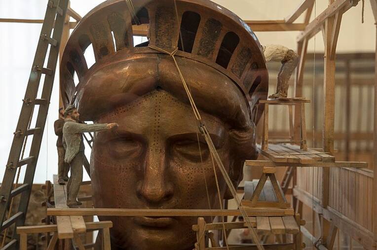 Centre national des arts et métiers, Maquette de la tête en cuivre de la statue de la Liberté / André Alliot
