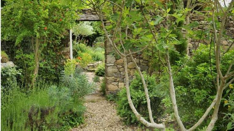 Jardin de la Mothe, Salles-Courbatiers (Aveyron)