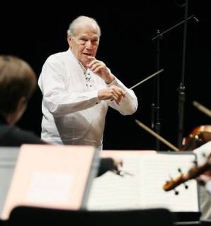 Photo prise le 23 octobre 2007 du chef d'orchestre française Georges Pretre à l'Opéra Bastille à Paris. 