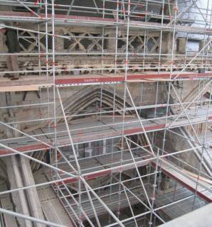 Vue de l'intérieur de l'échafaudage-cathédrale d'Amiens