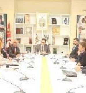 Rencontre entre les experts français et le ministre des Affaires culturelles tunisien
