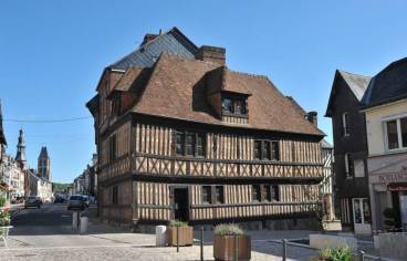 Orbec_musee-vieux-manoir_credit_Pôle Muséal Lisieux Normandie.jpg