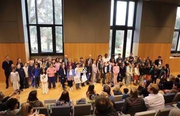 groupe enfants adultes remise prix patrimoines poésies