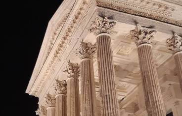 Nîmes maison carrée.jpg