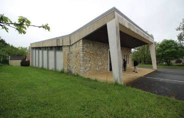 Vue extérieure de l’ancien centre paroissial et chapelle Notre-Dame de l’Assomption de Courcelles-lès-Montbéliard