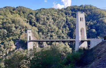Vue du viaduc des Rochers noirs à Soursac (Corrèze)