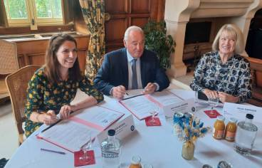 Signature du premier Contrat départemental Lecture Itinérance (CDLI) des Pyrénées-Atlantiques