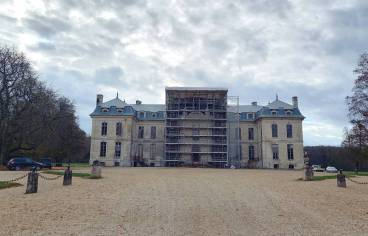 Aube -Château de Vaux – Echafaudage du corps principal, façade sud