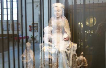Eglise de Dienville. Vitrine sculpture