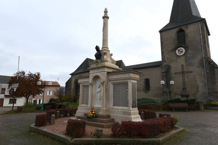 42_saint_martin_destreaux_monument_aux_morts.JPG