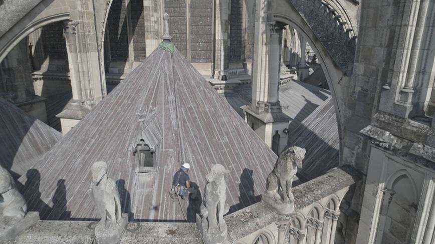 Intervention sur la toiture des chapelles Nord du chevet de la cathédrale de Reims