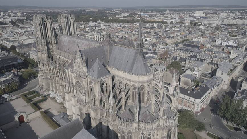 Intervention sur la toiture des chapelles Nord du chevet de la cathédrale de Reims