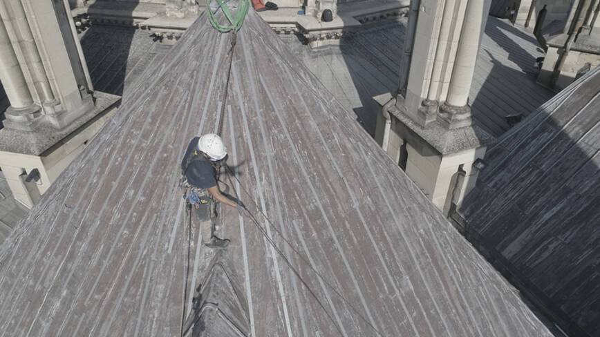 Intervention sur la toiture des chapelles Nord du chevet de la cathédrale de Reims