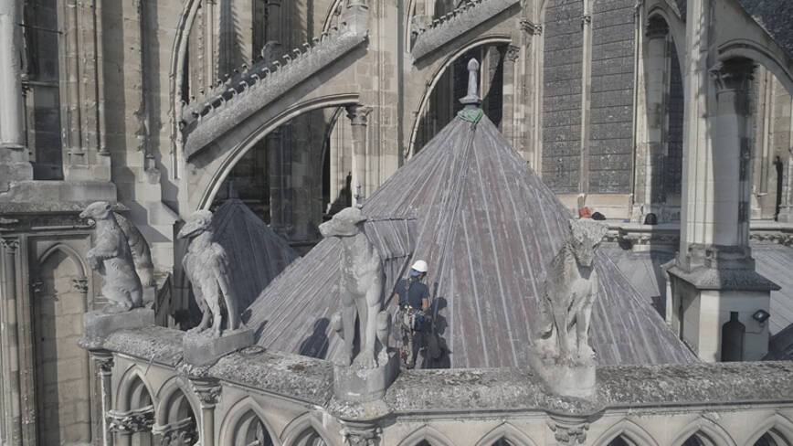 Intervention sur la toiture des chapelles Nord du chevet de la cathédrale de Reims