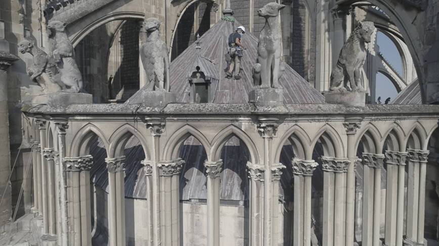 Intervention sur la toiture des chapelles Nord du chevet de la cathédrale de Reims