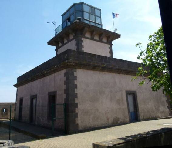 Ancien phare du Mont Saint-Loup à Agde (Hérault)