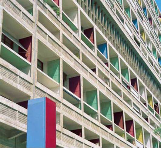 Cité radieuse - Marseille, Loggias et brise-soleil des étages de service