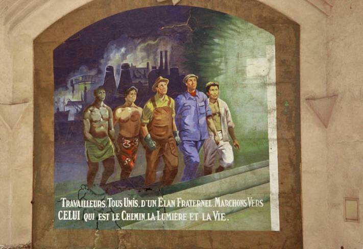 Eglise Saint-Louis - Marseille, affichant illustrant l'action des prêtres-ouvriers