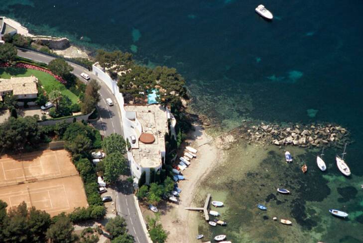 Villa Aujuourd'hui - Antibes, vue aérienne subverticale prise du sud-est