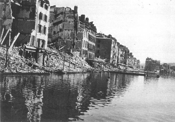 Le port détruit par les bombardements