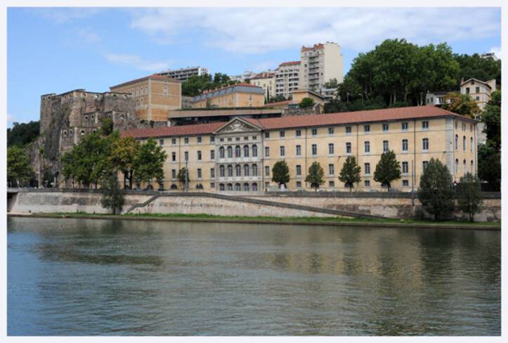 DRAC Rhône-Alpes façade rive de Saône