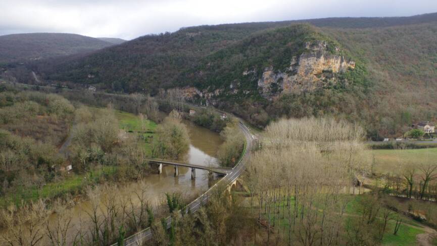 Vallée de l’Aveyron à hauteur de la grotte de Bruniquel
