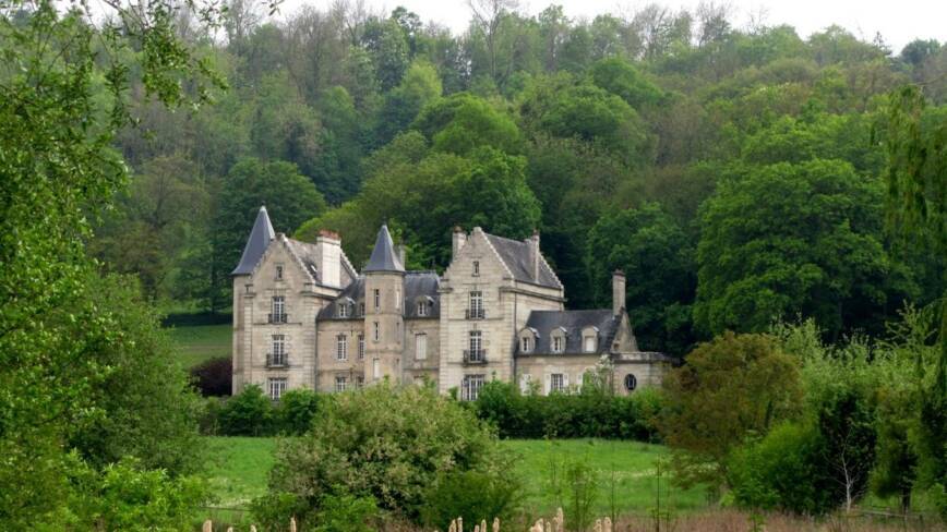 Ressons-le-Long (Aisne), château de Montois depuis la vallée