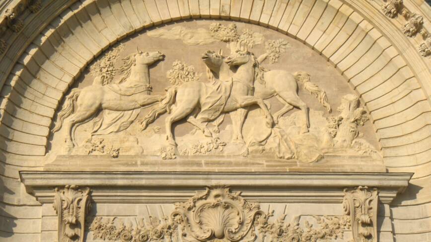 Oise, Chantilly, Goupe sculpté, Grande Ecuries