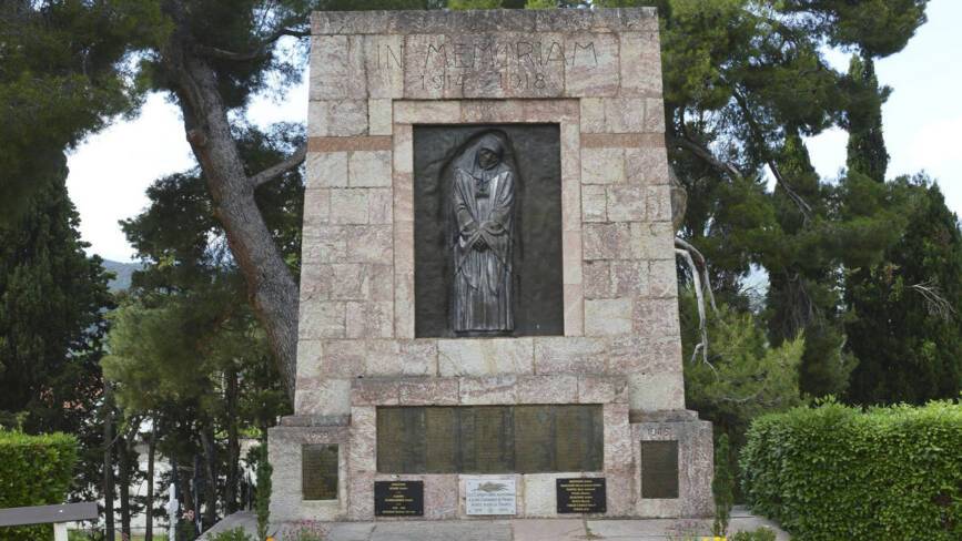Monument aux morts de Prades (66)