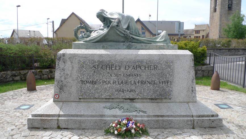 Monument aux morts de Saint-Chély-d'Apcher (48). Détail