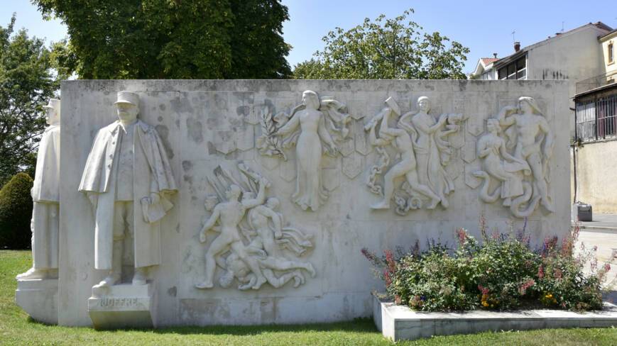 Saint-Gaudens (31). Monument aux Trois Maréchaux