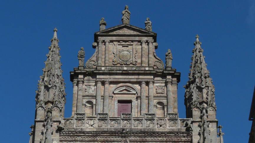 Cathédrale de Rodez, tempietto encadré de pinacles