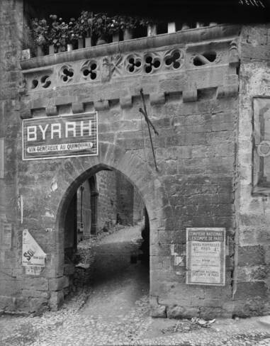 Porte de ville à Caylus, Tarn-et-Garonne (inscrite en 1927)