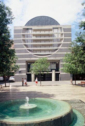 Centre de vie - Valbonne Sophia-Antipolis,  mairie-église, façade est