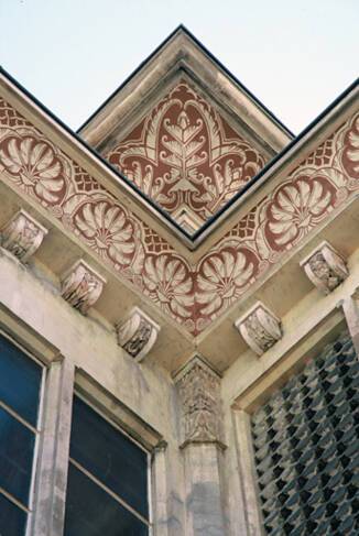Eglise Notre-Dame-Auxiliatrice - Nice, détail du décor de la corniche du chevet