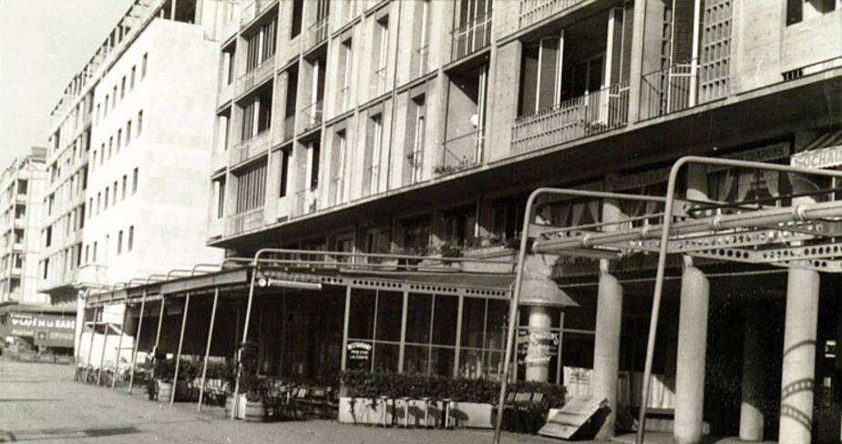 Façade sud, détail sur les portiques tubulaires