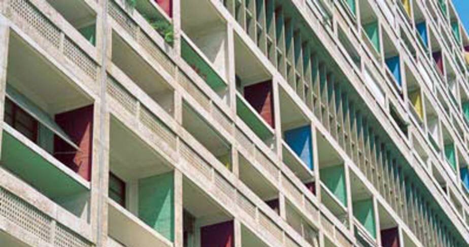 Cité radieuse - Marseille, Loggias et brise-soleil des étages de service