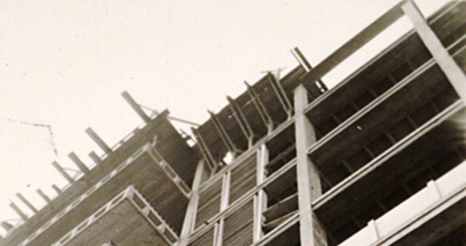 Façade nord, détail les éléments de composition des murs-rideaux