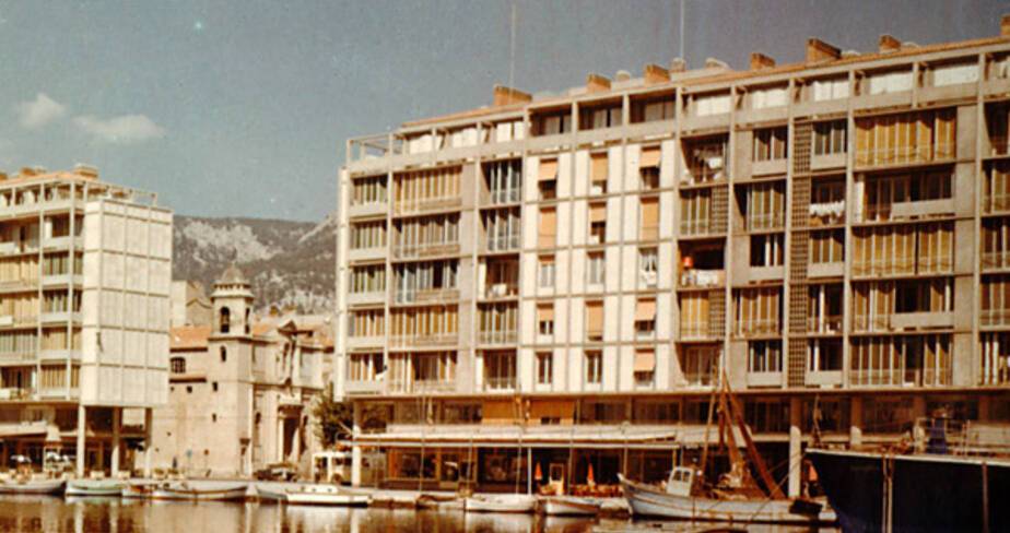 Vue générale des façades sud de la Frontale vers 1960