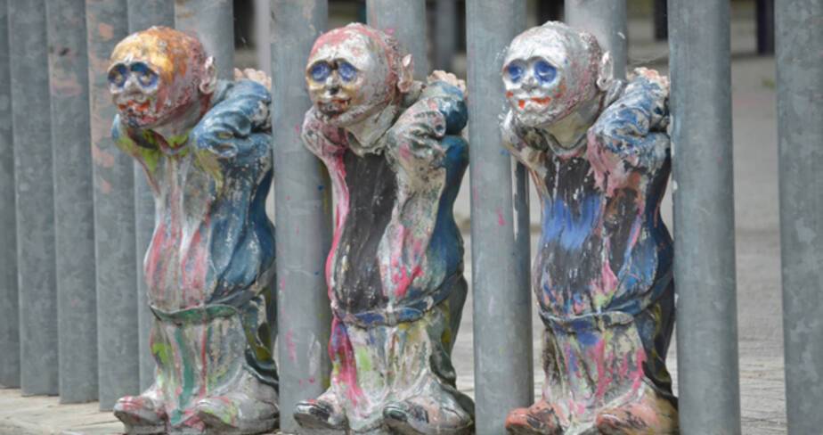 Alix Divers, Les nains